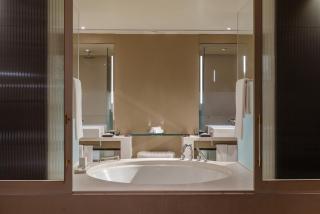 Mandarin Oriental The Landmark, Hong Kong - 1