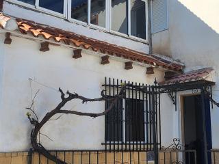 Traditional Spanish townhouse retreat - 0
