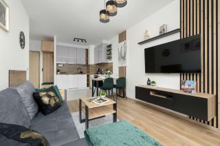 Modny Apartament z Parkingiem i Balkonem by Noclegi Renters - 3