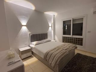 Luxury Inn: 2BR Amazing location in Madinaty B11 - 6