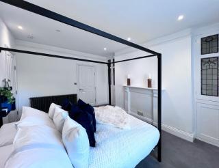 Central spacious town house - 1