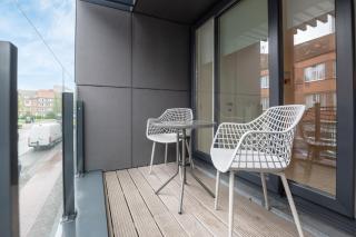 Cozy Coastal Stay in Oostende 2BR, Terrace & Garage - 1