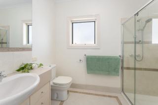 Monash House - Central Clayton - 5