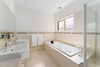 Monash House - Central Clayton - 1