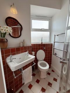 Two Bedroom Fishermans Cottage in Porthleven Harbour - 2