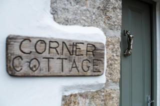 Two Bedroom Fishermans Cottage in Porthleven Harbour - 1