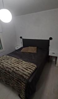 Talo järven rannalla - 1