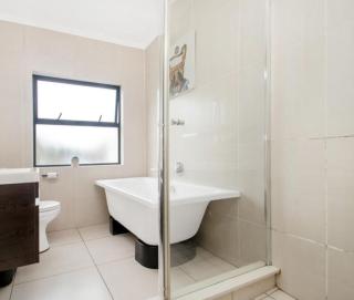 Dainfern Luxury Penthouse - 6