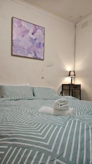 Minimal & Convenient Stay in St Albans - 7