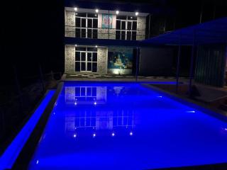 Luxury 3BHK Private Pool Farmhouse Near Durgapur - 2
