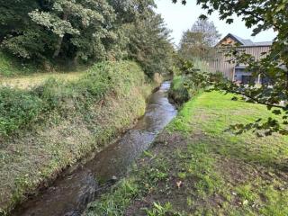 Riverside Retreats - Santorini Parking & Sleeps 4 - 9