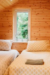 Riverside Retreats - Santorini Parking & Sleeps 4 - 7