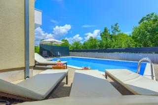 Luxury villa with heated pool & spa near Split - 6