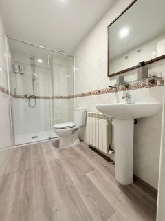 IFEMA 5 minutes Airport 10 Private room with bathroom independent entrance - Madrid - 9