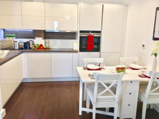 2-Bedrooms Modern Apartment next to Velodrome, Lounge, Balcony, Parking, ABBA - Londen - 9