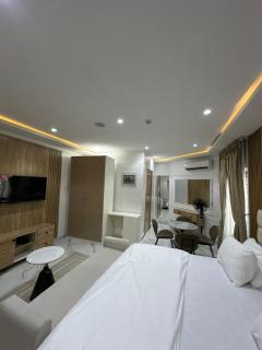 Glover Apartments - 1