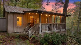 1930's Highlands Hideaway - 0