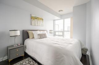 1 Bedroom & Den Condo in the Heart of Toronto DT - 8