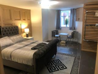 Hendham House - Near Etihad Stadium, CoOp Live Arena, AO Arena, Piccadilly Train Station & Manchester City Centre - 2