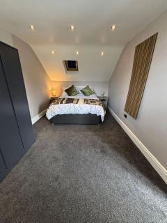 5BR Near Chester for Contractors w Parking - 5