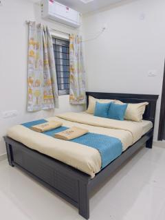 B2 601 1BHK Flat by Charter Stays - 2