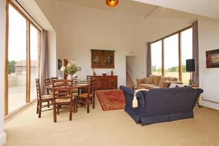 Salton Retreat Large Group Accommodation Sleeps 28 - 9