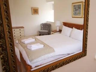 Salton Retreat Large Group Accommodation Sleeps 28 - 4