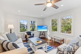 Beachfront and Scenic Sunset Views! East Marion Home - 9