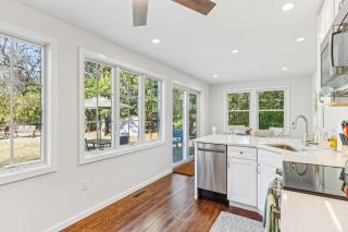 Beachfront and Scenic Sunset Views! East Marion Home - 1