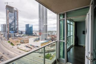 1 Bedroom & Den Condo in the Heart of Toronto DT - 9