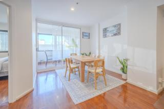 Central 2BR on King William - 2