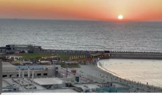 Sea View Water Front Luxury Apartment - 9