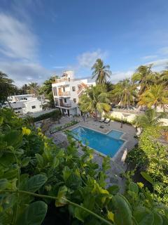 Mexhe Hotel El Cuyo - 6