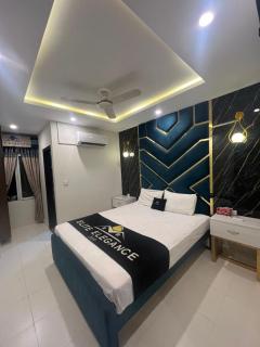 Elite Elegance Inn apartments - 0