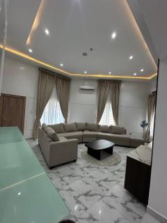 Glover Apartments 4bedroom Apartment - 4