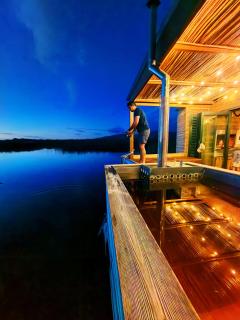 Noah's Raft - House Boat - 7
