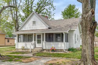 1 Mi to Park & Lake! Charming Retreat in Sullivan - 0