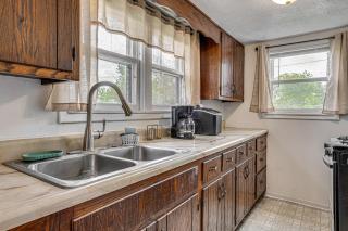 1 Mi to Park & Lake! Charming Retreat in Sullivan - 3