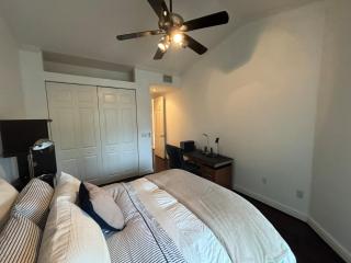 Luxury Apartment At IMG - 4