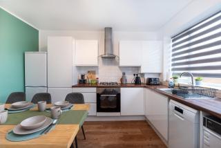 3 bed house, Free parking 9ppl - 3