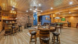 Bigwood Cabin Near Camelback Skiing Hot Tub Game Room Firepit Yard - 7