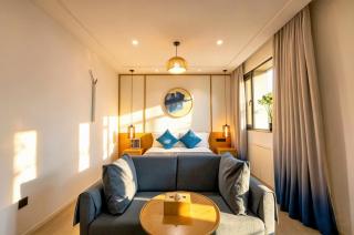 M Courtyard Hotel nearby Forbidden City and Sanlitun Bar Street registration service for Tiananmen access laundry services Free coffee travel services and dining reco, near the subway station,Easy access to the airport - 4