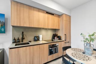Corner 1BR plus Den - Free Parking - Walk to Bayfront Park - 8