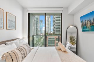 Corner 1BR plus Den - Free Parking - Walk to Bayfront Park - 3