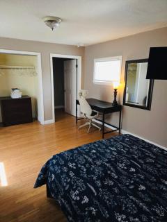 Suites on East Side near Whole Foods, Brown University, Miriam Hospital, MBTA, Downtown, - 5
