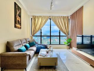 Setia Sky88 Modern Chic Suite Sunset Pool View 3KM to JB CIQ 3R2B 7pax - 0