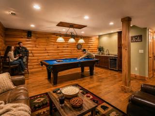 Elevated Resort Cabin Hot Tub Firepit Luxe Design - 5