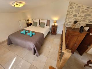 Gîte des Anges, Domaine de la Méouge, piscine et accès direct rivière - 5