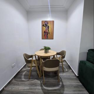 Richview Luxury Apartments - 4