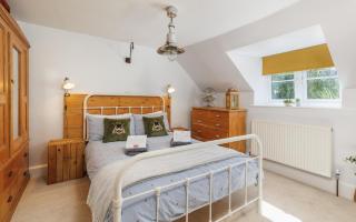 1 Apse Castle Cottage - Chocolate Box Cottage, Pet-Friendly 16th Century Cottage, surrounded by Ancient Woodland in Shanklin - 7